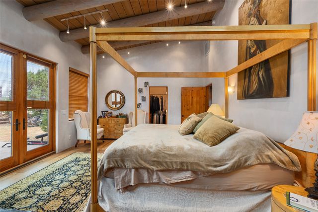 106 Camino Espejo, Santa Fe, NM 87507