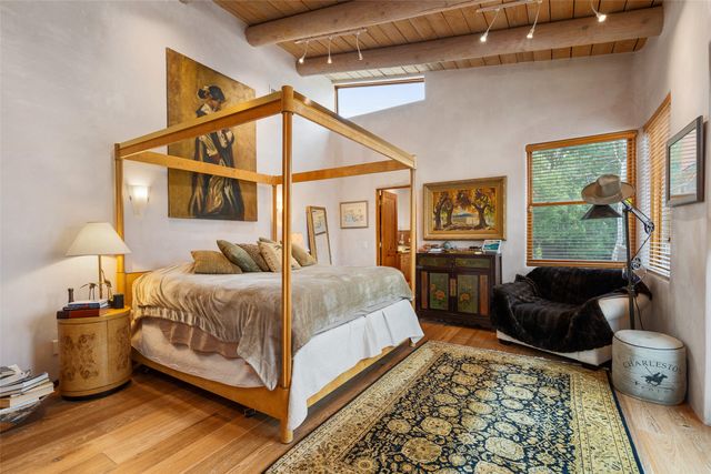 106 Camino Espejo, Santa Fe, NM 87507