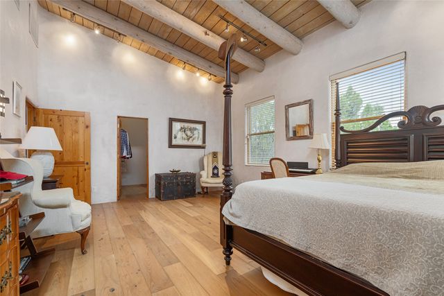 106 Camino Espejo, Santa Fe, NM 87507