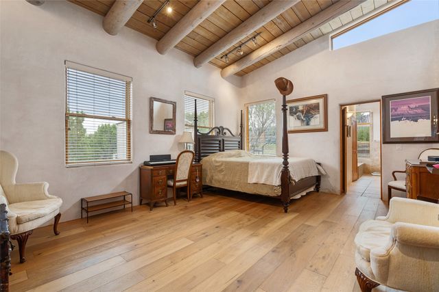 106 Camino Espejo, Santa Fe, NM 87507