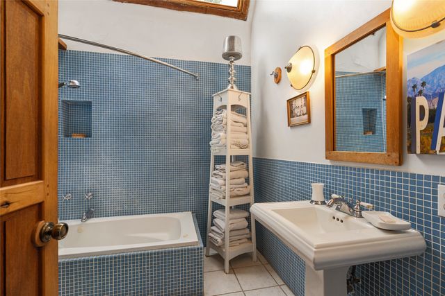 106 Camino Espejo, Santa Fe, NM 87507