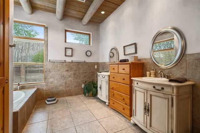 106 Camino Espejo, Santa Fe, NM 87507