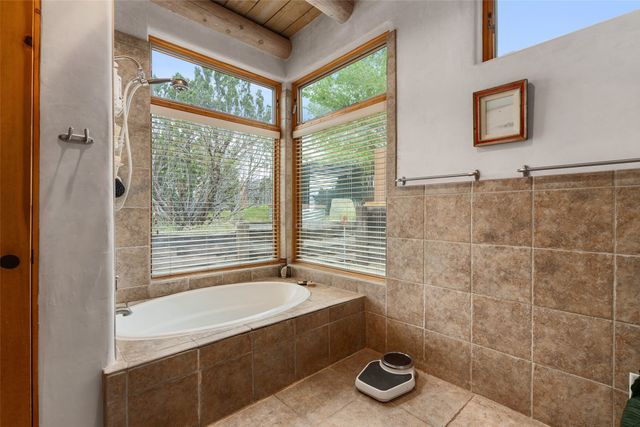106 Camino Espejo, Santa Fe, NM 87507