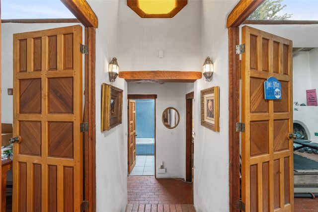 106 Camino Espejo, Santa Fe, NM 87507