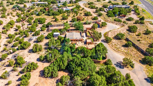 106 Camino Espejo, Santa Fe, NM 87507