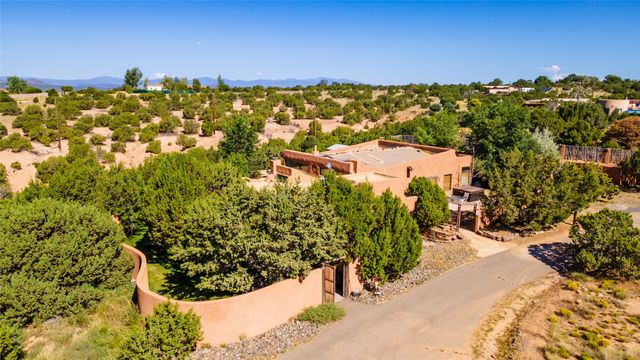 106 Camino Espejo, Santa Fe, NM 87507