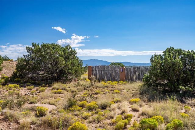 106 Camino Espejo, Santa Fe, NM 87507