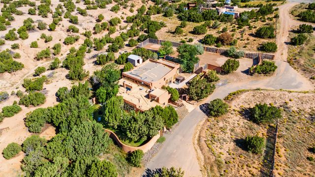 106 Camino Espejo, Santa Fe, NM 87507