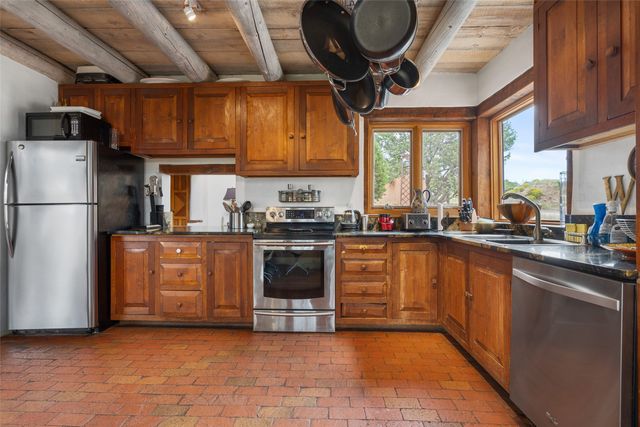 106 Camino Espejo, Santa Fe, NM 87507