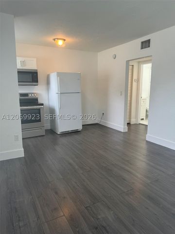 2150 NW 24th St 4, Miami, FL 33142
