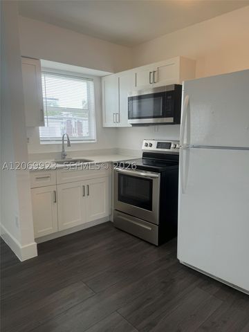 2150 NW 24th St 4, Miami, FL 33142
