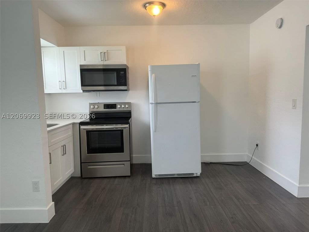 2150 NW 24th St 4, Miami, FL 33142