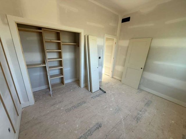 3014 E Sunflower Dr, Derby, KS 67037