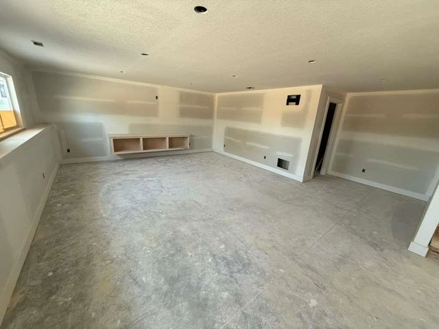 3014 E Sunflower Dr, Derby, KS 67037