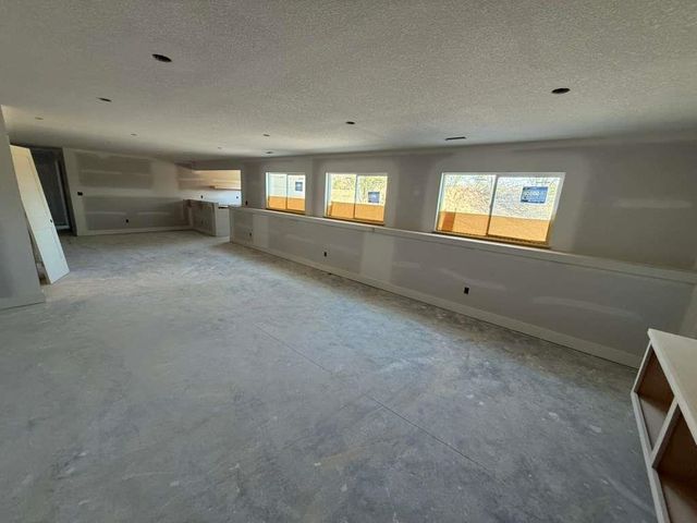 3014 E Sunflower Dr, Derby, KS 67037