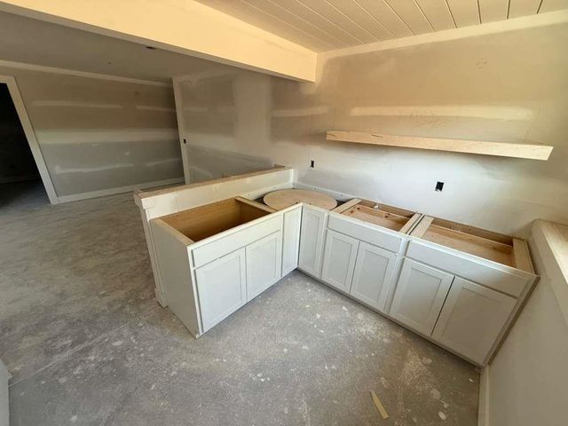 3014 E Sunflower Dr, Derby, KS 67037