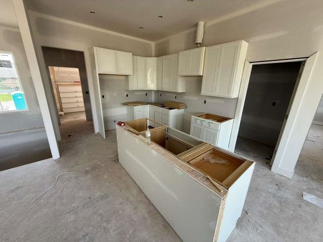 3014 E Sunflower Dr, Derby, KS 67037