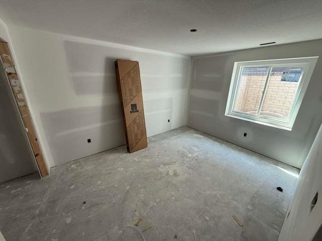 3014 E Sunflower Dr, Derby, KS 67037