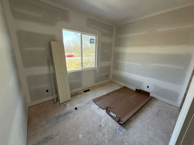 3014 E Sunflower Dr, Derby, KS 67037