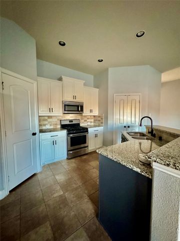 667 Sharpley, Fate, TX 75087