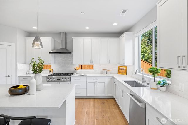 16022 124th Court NE, Woodinville, WA 98072