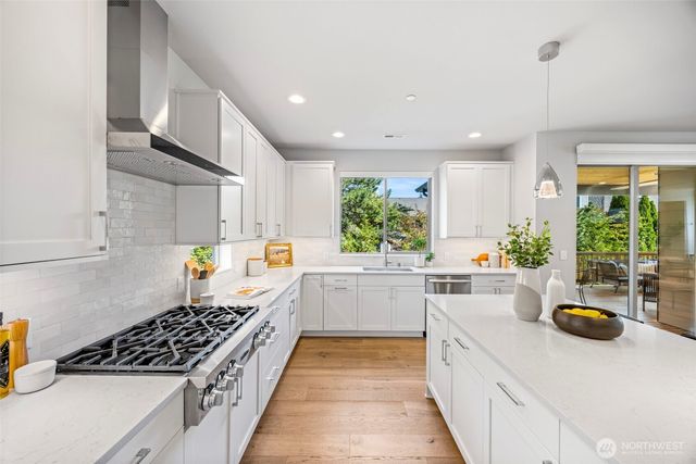 16022 124th Court NE, Woodinville, WA 98072