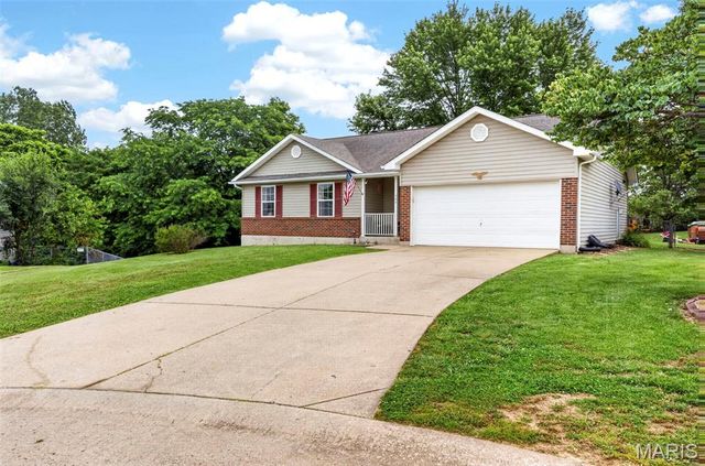 324 Lyons Drive, Troy, MO 63379