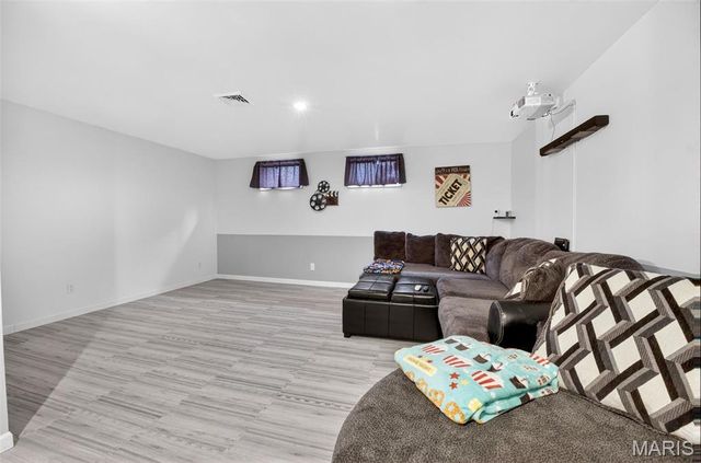 324 Lyons Drive, Troy, MO 63379