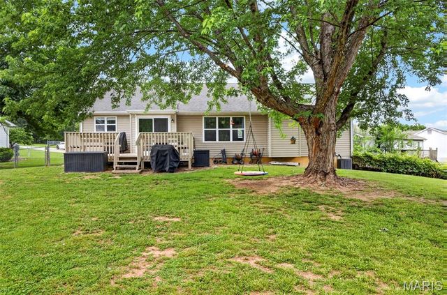 324 Lyons Drive, Troy, MO 63379