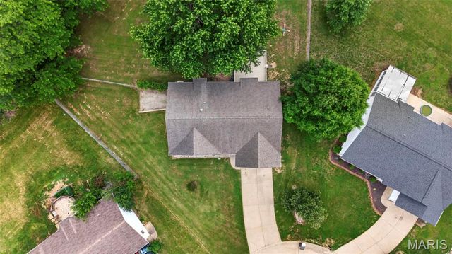 324 Lyons Drive, Troy, MO 63379