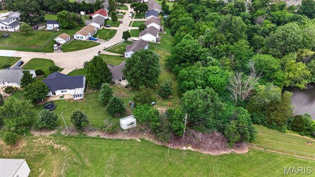 324 Lyons Drive, Troy, MO 63379