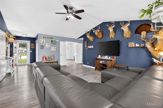 324 Lyons Drive, Troy, MO 63379