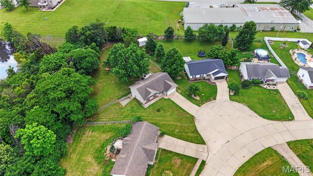324 Lyons Drive, Troy, MO 63379