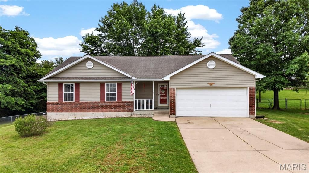 324 Lyons Drive, Troy, MO 63379