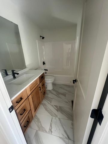 2110 Douglas Trail Drive SE, Pine Island, MN 55963