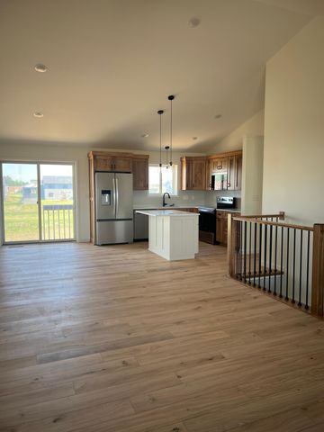 2110 Douglas Trail Drive SE, Pine Island, MN 55963