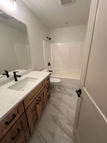 2110 Douglas Trail Drive SE, Pine Island, MN 55963