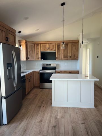 2110 Douglas Trail Drive SE, Pine Island, MN 55963