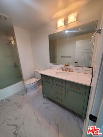 1029 S Hobart Boulevard 303, Los Angeles, CA 90006