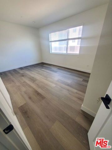 1029 S Hobart Boulevard 303, Los Angeles, CA 90006