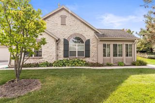 W155N6995 Amberleigh CIRCLE, Menomonee Falls, WI 53051