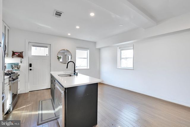 4302 MARTIN LUTHER KING JR AVE SW, Washington, DC 20032