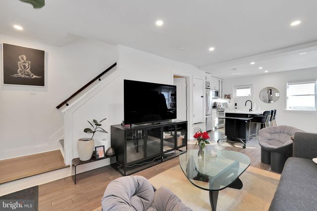 4302 MARTIN LUTHER KING JR AVE SW, Washington, DC 20032