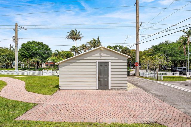 145 N Swinton Avenue, Delray Beach, FL 33444