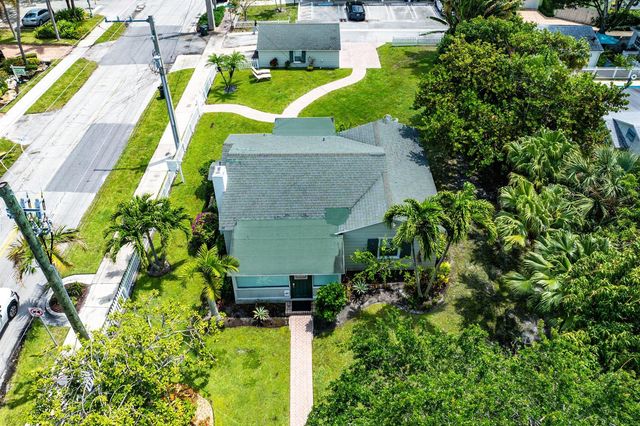 145 N Swinton Avenue, Delray Beach, FL 33444