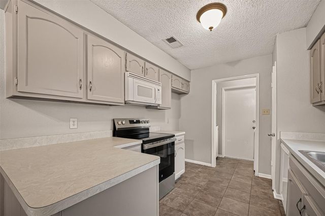 16451 Cavendish Drive, Houston, TX 77059