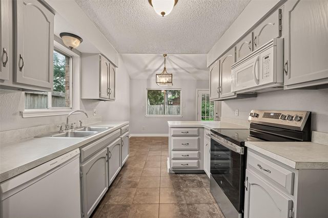 16451 Cavendish Drive, Houston, TX 77059