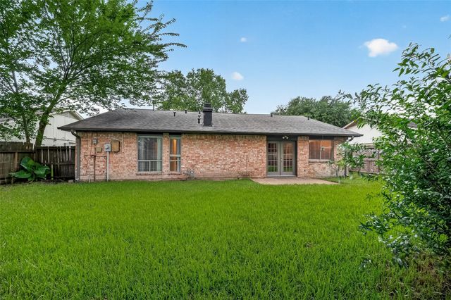 16451 Cavendish Drive, Houston, TX 77059