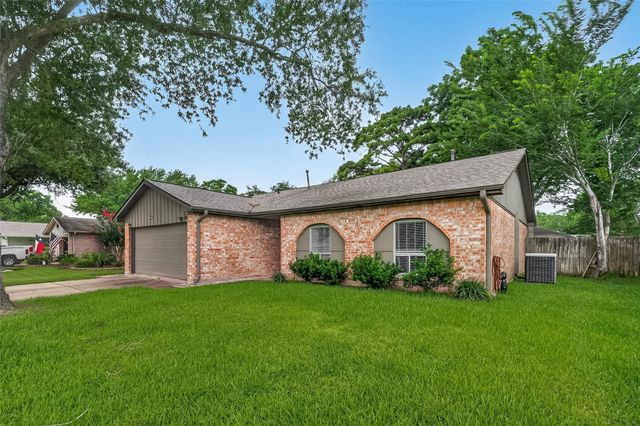 16451 Cavendish Drive, Houston, TX 77059