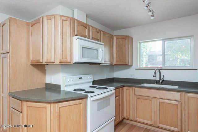 4932 Drake Street, Fairbanks, AK 99709